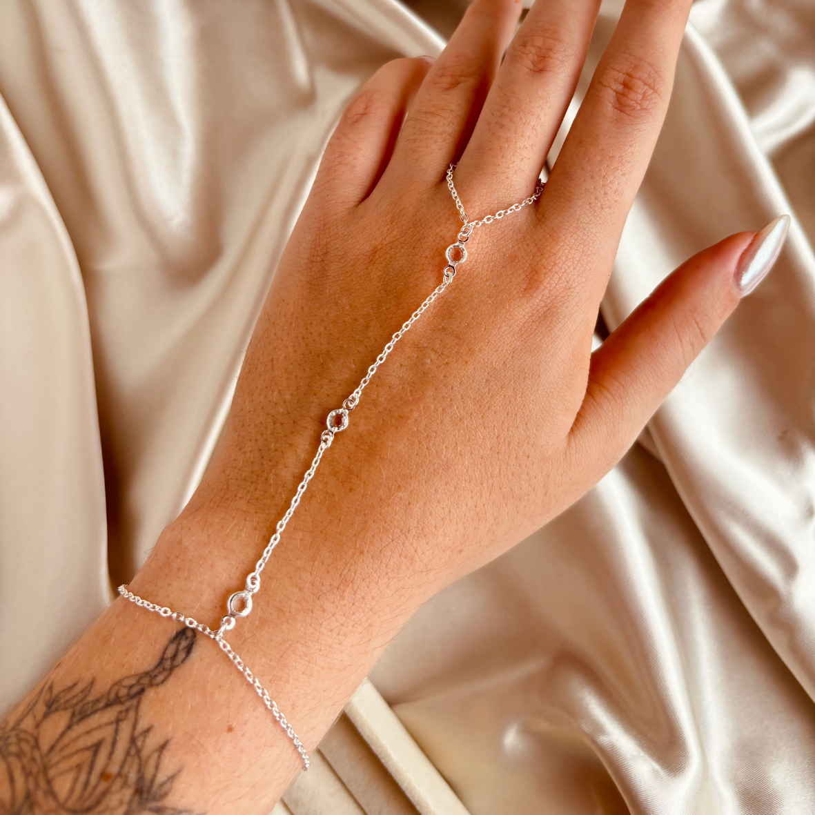Hand chain Jeovana
