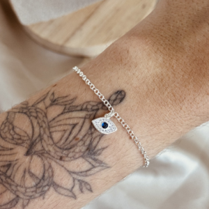 Pulseira com olho grego cravejado