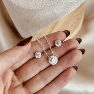Conjunto redondo cravejado cristal