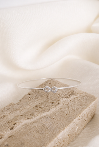 Bracelete infinito cravejado