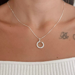 Colar prego curvado cravejado DROP